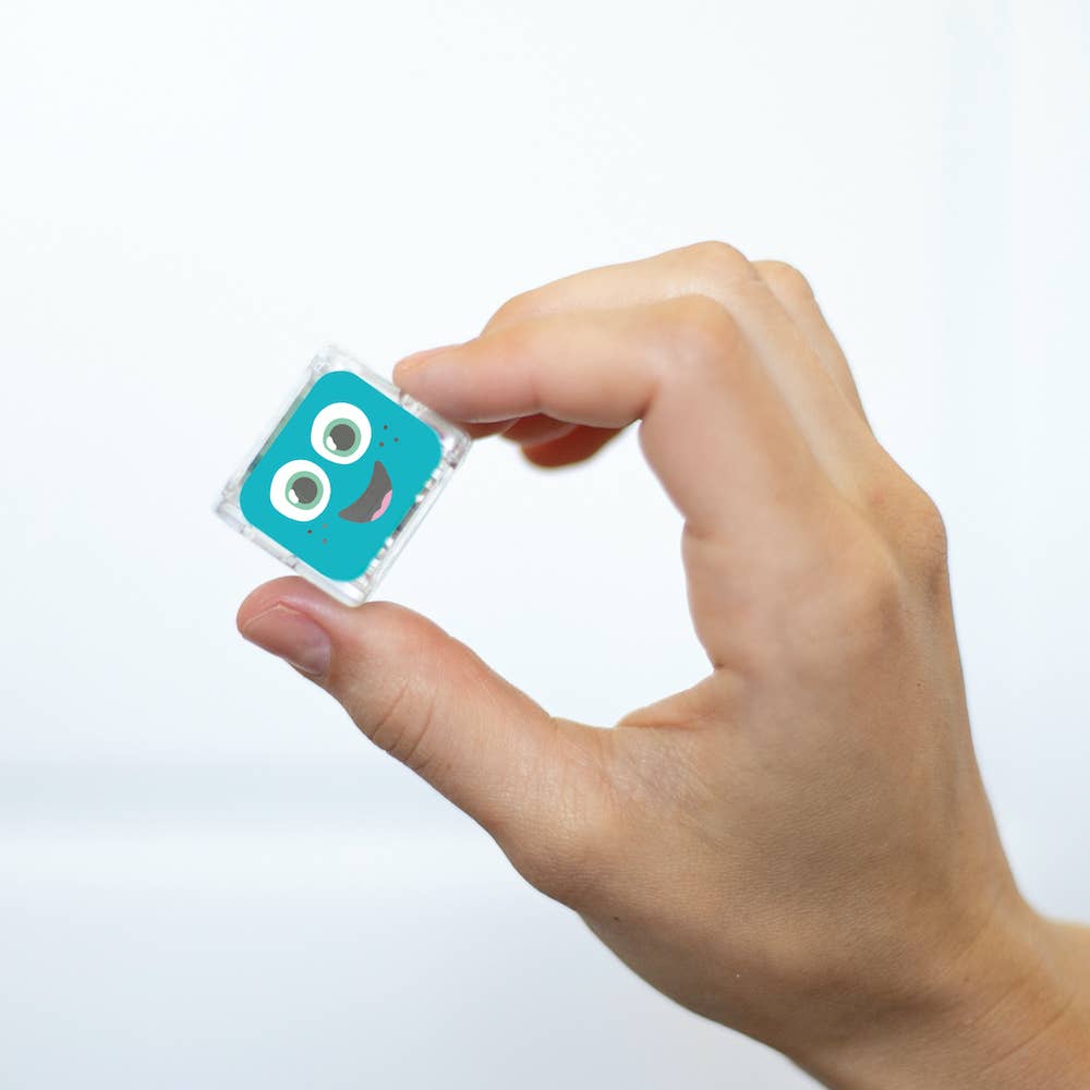 Glo Pals Light-Up Cubes Blair (blue)